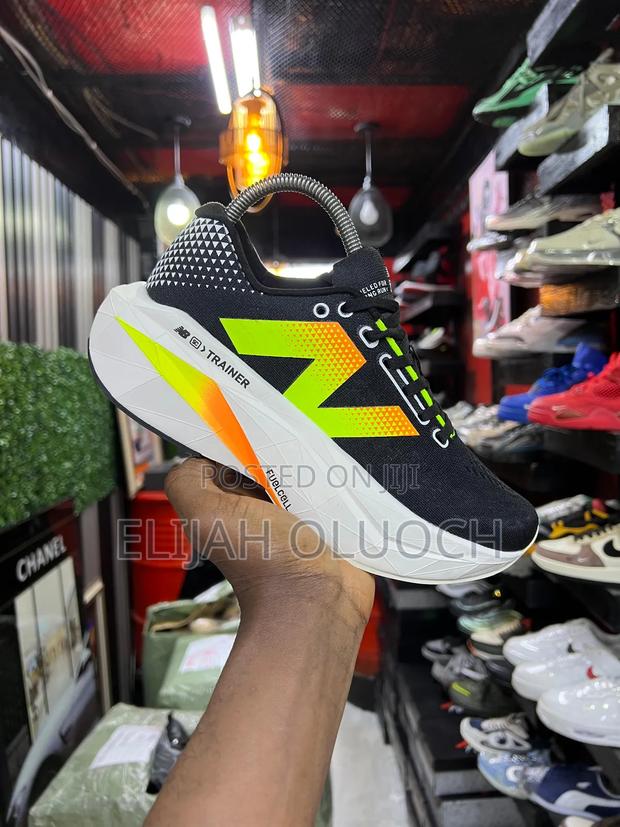 Black New Balance Fuelcell Supercomp V3 Trainer