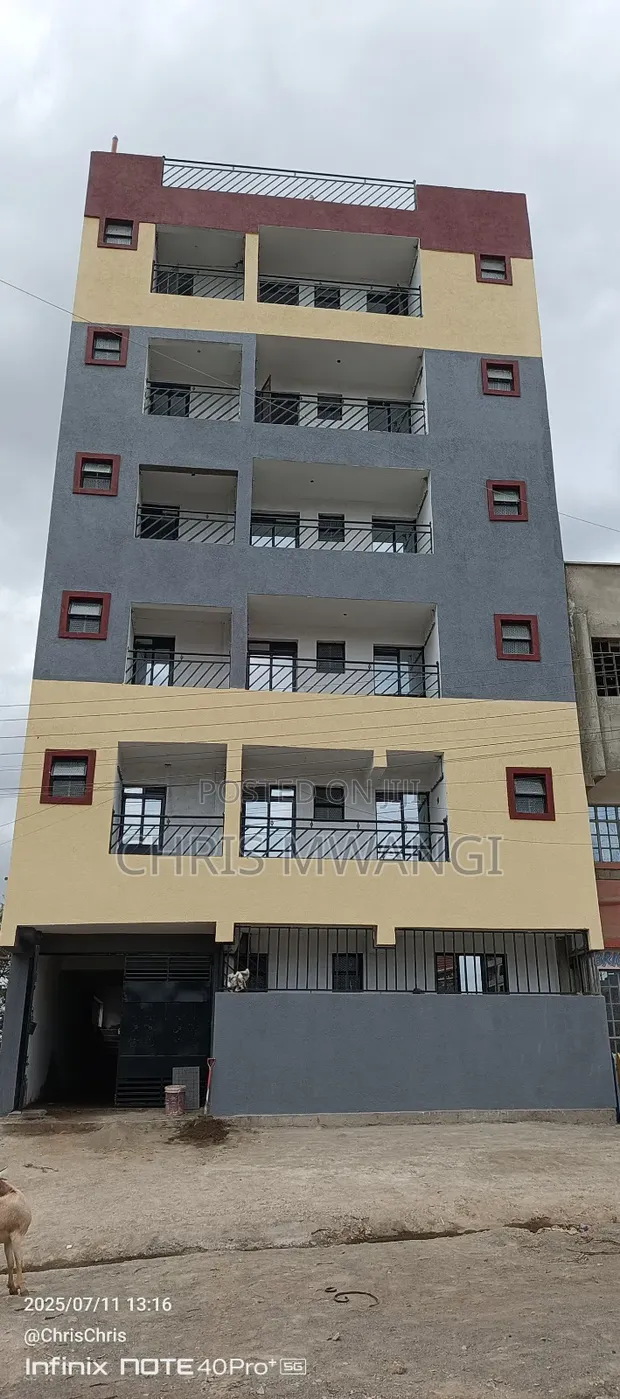 2bdrm Block of Flats in Kamakis Estate for sale
