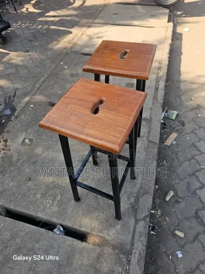Lab Stools 22_32m