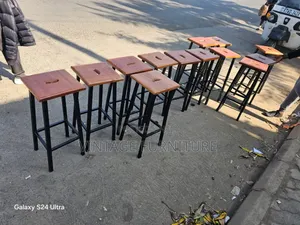 Club Chairs R008