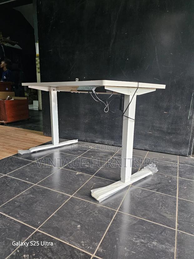 Adjustable Hight Electric Table E005 - thumbnail 2