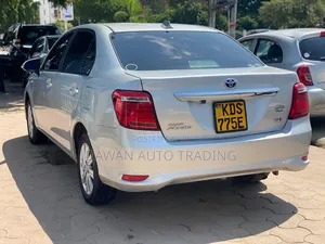 Toyota Axio 2017 Silver