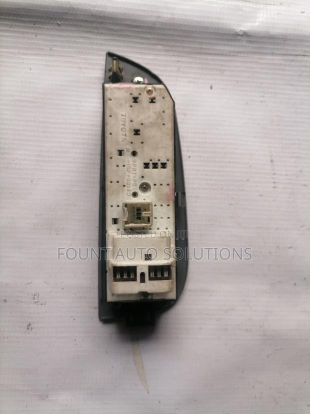 Mainswitch Toyota Raum - thumbnail 2