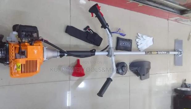 Dera 4 Stroke Brush Cutter/ 4 Stroke Brush Cutter