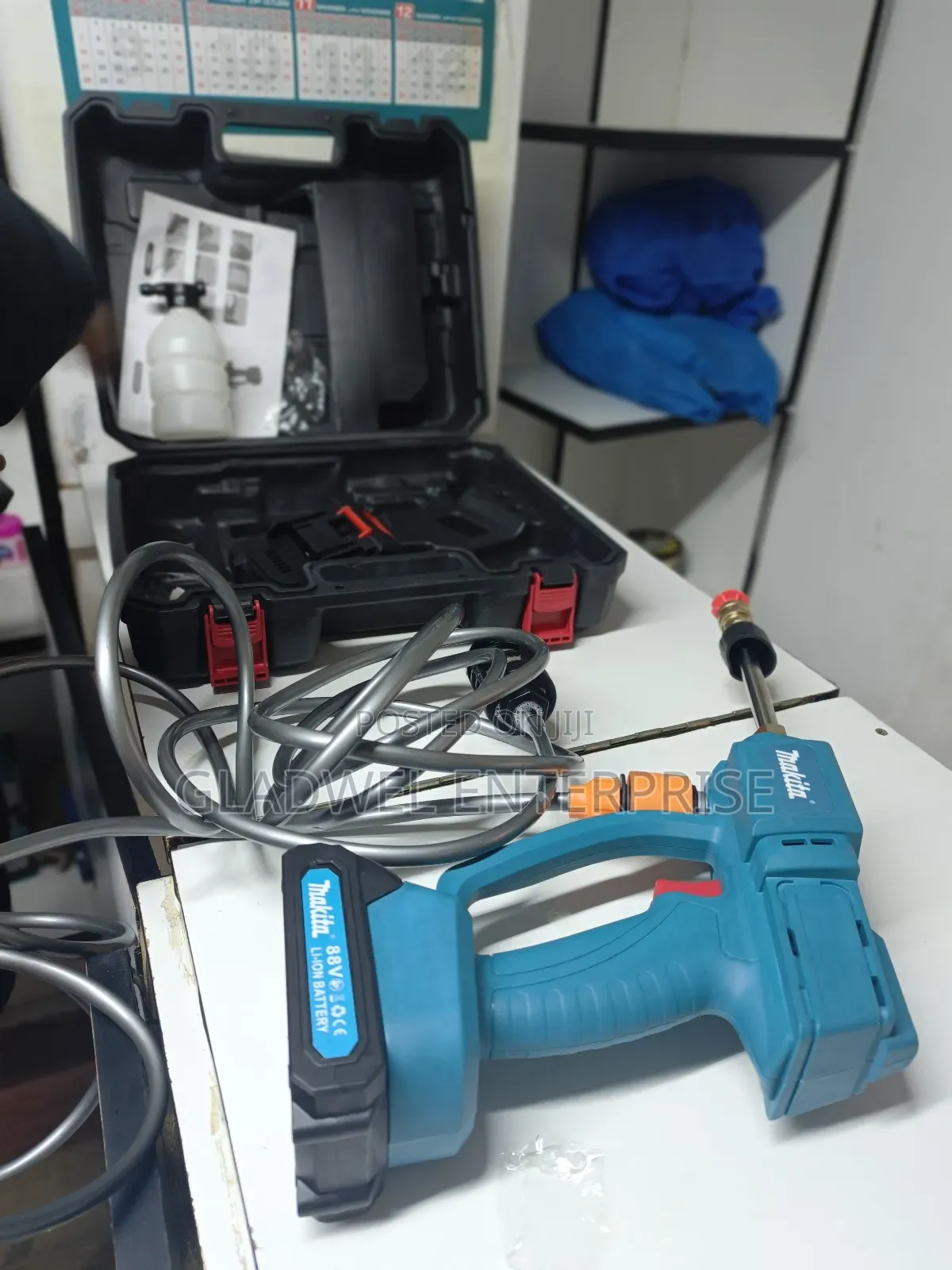 Makita Cordless Pressure Washer Machine