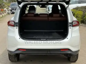 Toyota Harrier 2.0 2019 Pearl