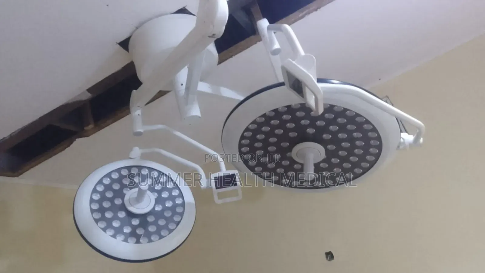 Double-Arm Theatre Light