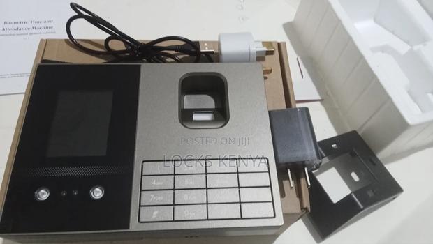 Biometric Time And Attendance Machine