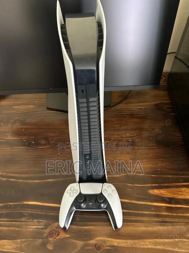 Playstation 5 - thumbnail 2