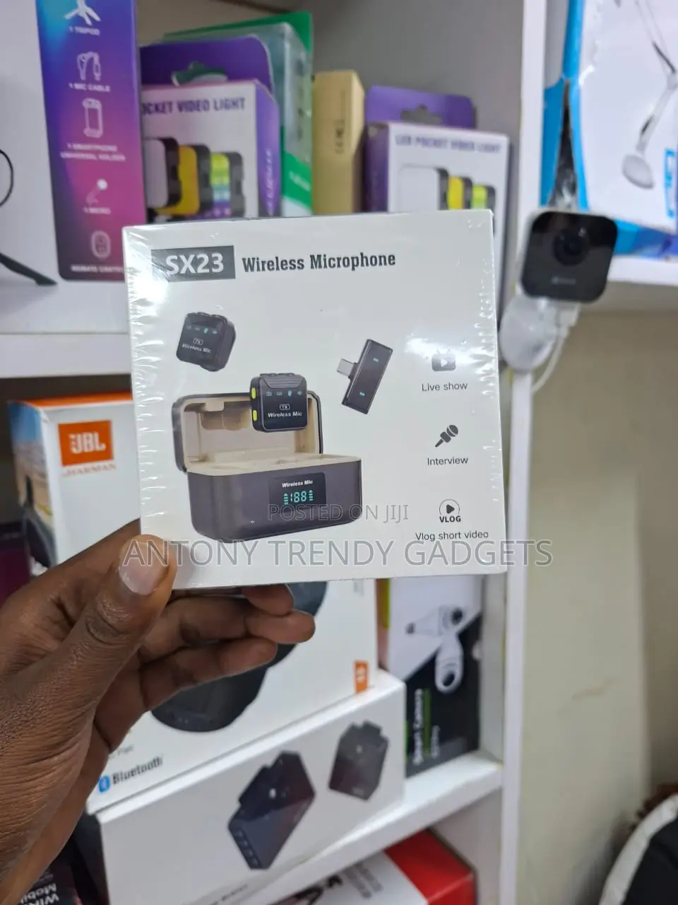 Sx23 Wireless Lavalier Mics With Charging Case
