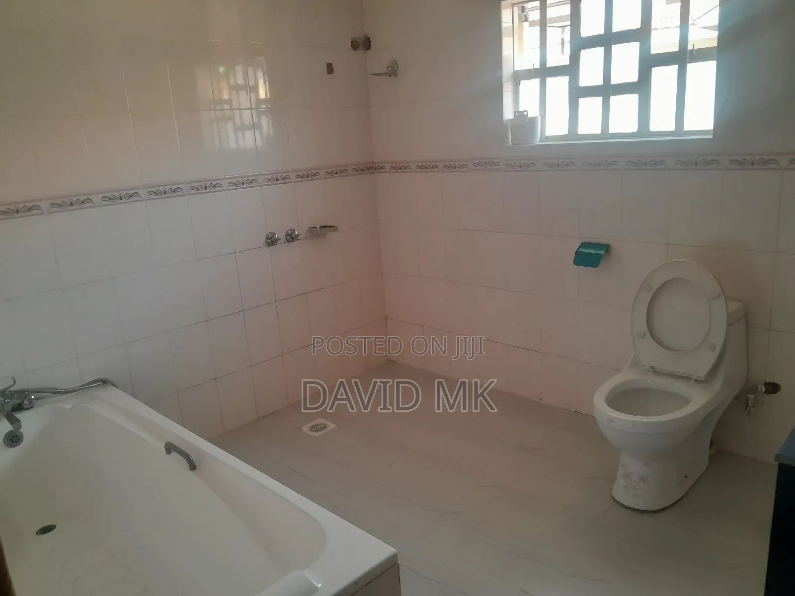 4bdrm Maisonette in Membley for sale