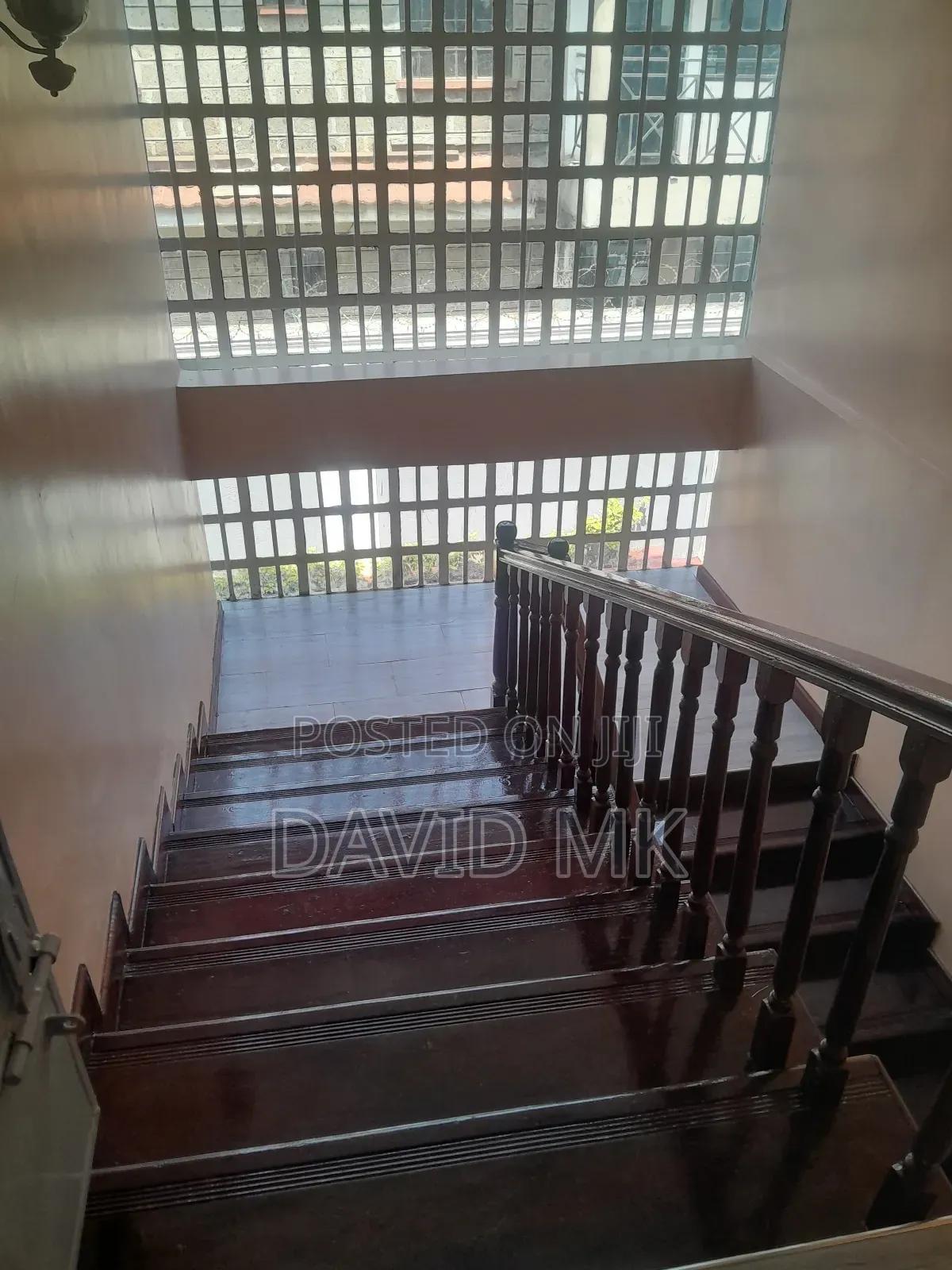 4bdrm Maisonette in Membley for sale