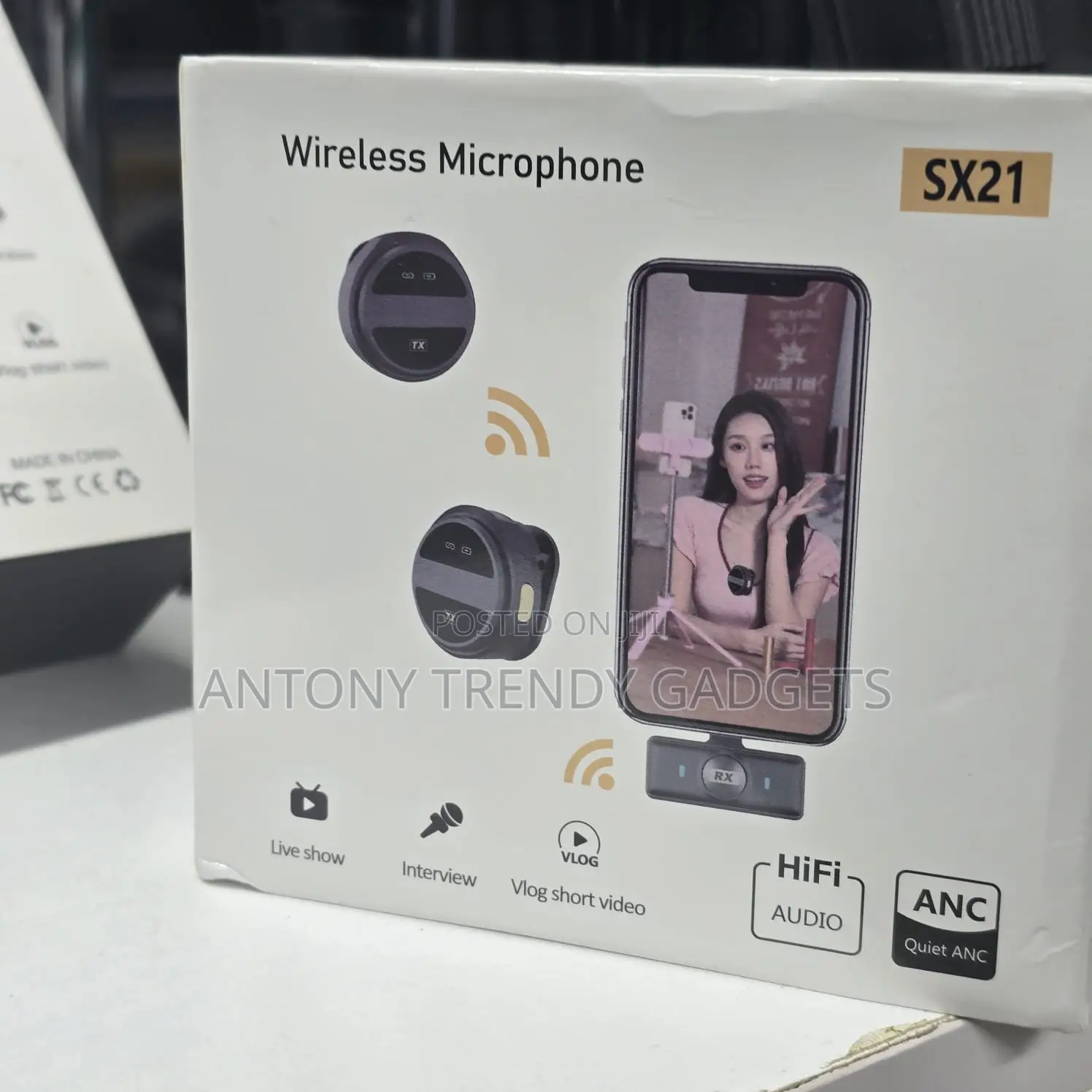 Sx21 Wireless Lavalier Mic Kit With Charging Case