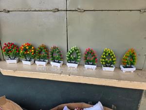 Realistic Colorful Table Top Flowers - thumbnail 2