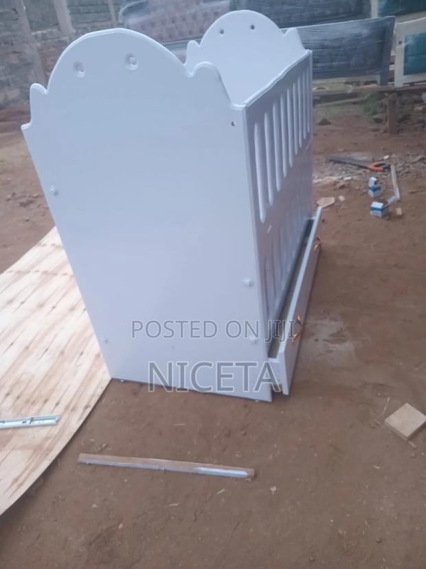 Baby Cot With Under Storage - thumbnail 3