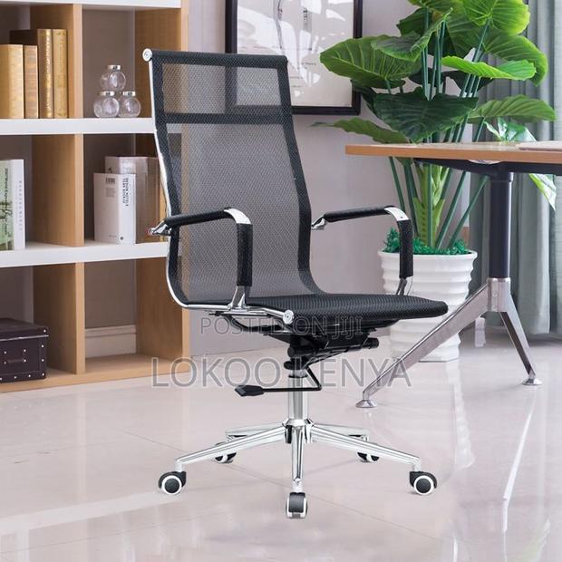 Office Chair : New Model Swivel Conference Chair