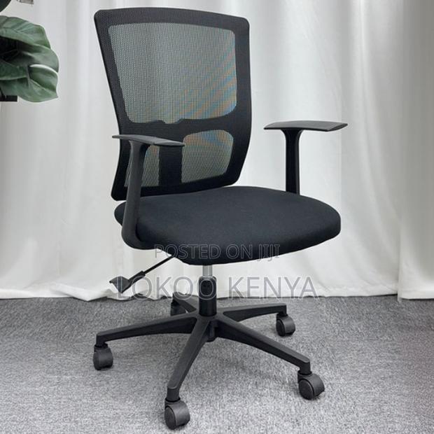 Office Chair : Black Office Seating – Mid Back