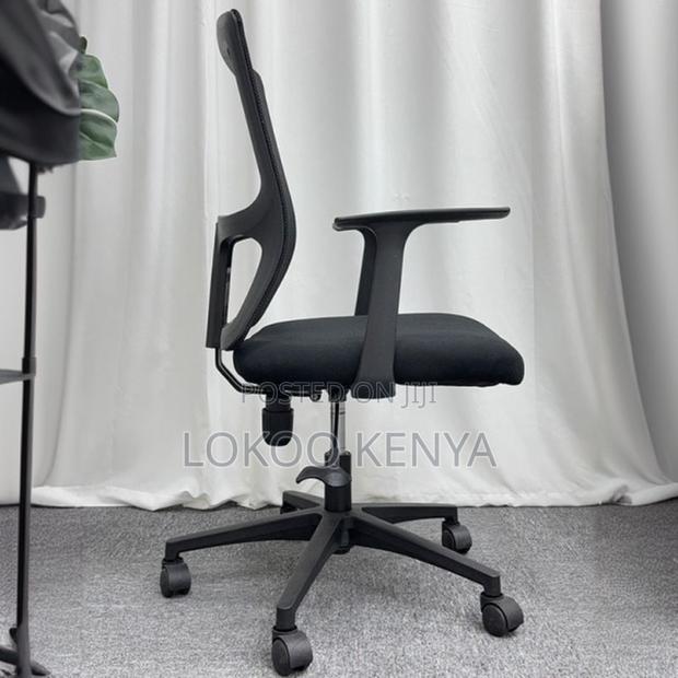 Office Chair : Black Office Seating – Mid Back - thumbnail 3