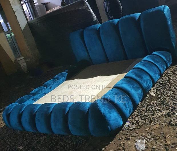 Modern Bubble Bed 5 by 6 Ft