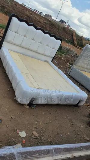 Modern Cozy Low Bubble Bed 6 by 6 Ft