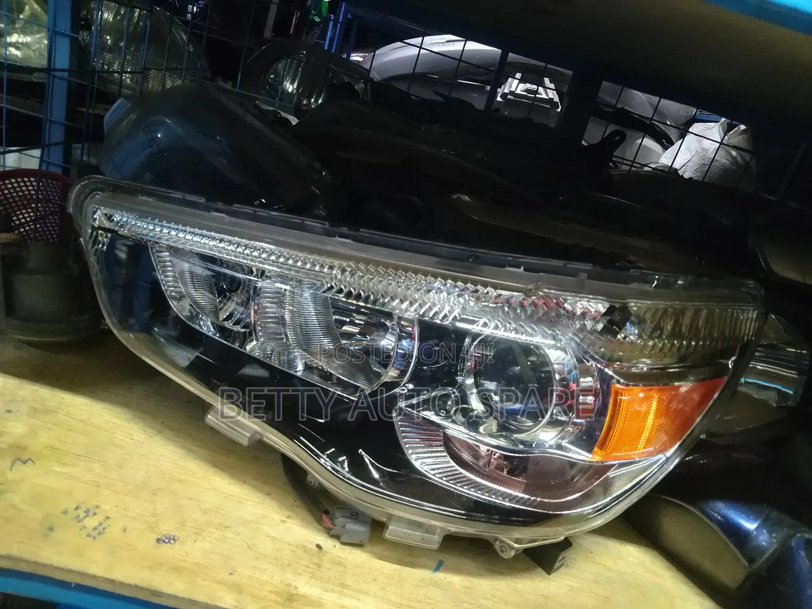 Mitsubishi RVR Headlight Xenon