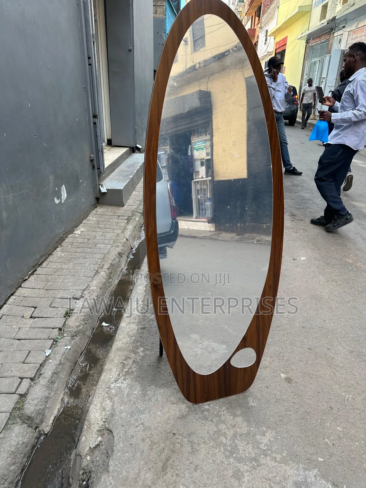 Uunbreakable Mirror