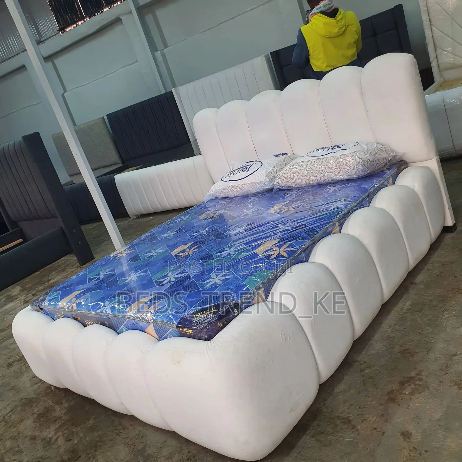 Restful 5 by 6 Bubble Bed With Mattress