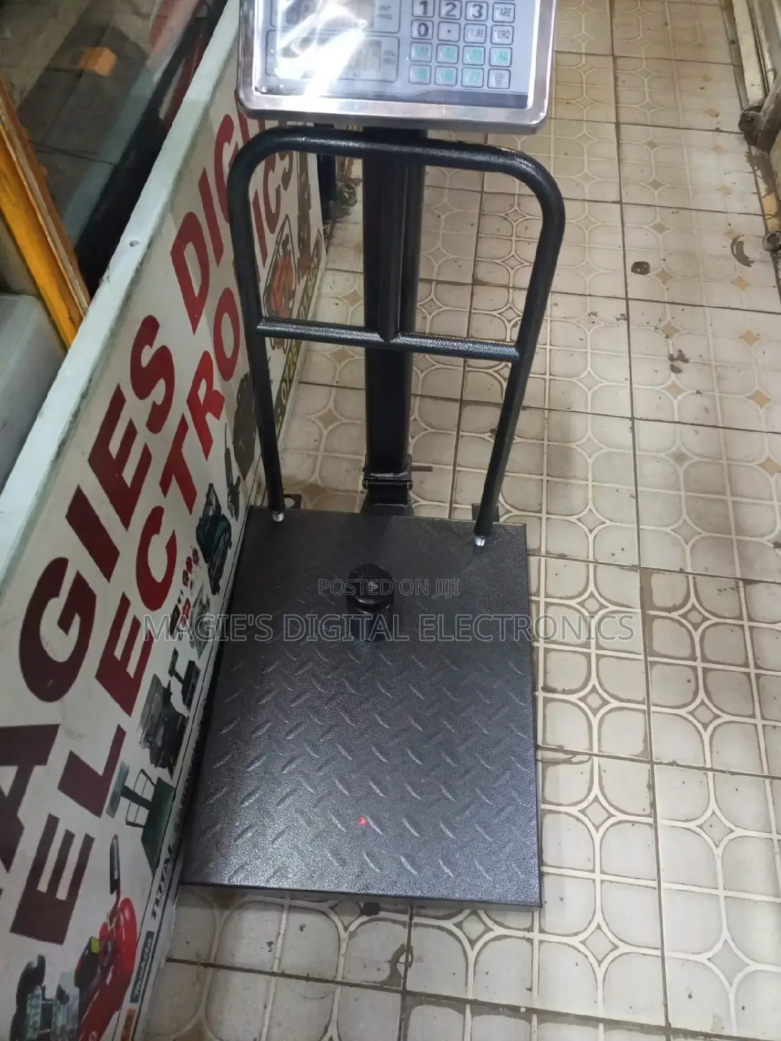 Most Affordable 300kg Weighing Scale With Guard Small Base