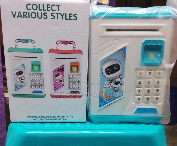 *Robot Piggybank - main view