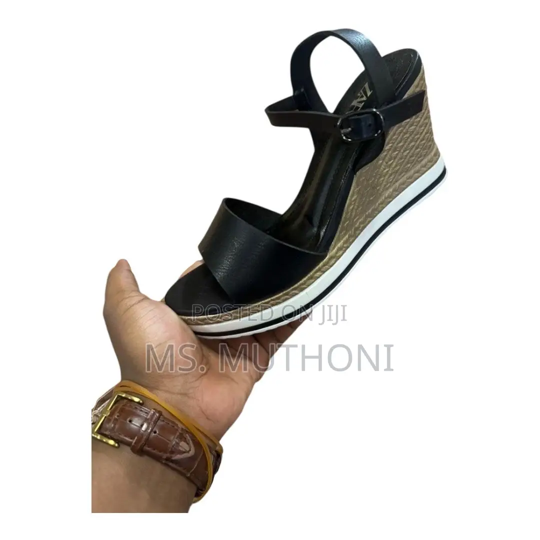 Ladies Wipe N Go Wedges