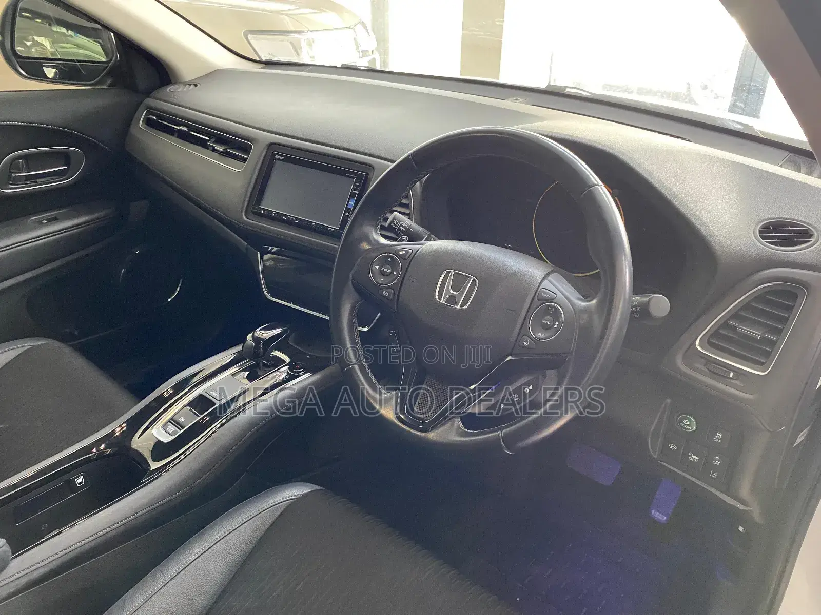 Honda Vezel 2018 White