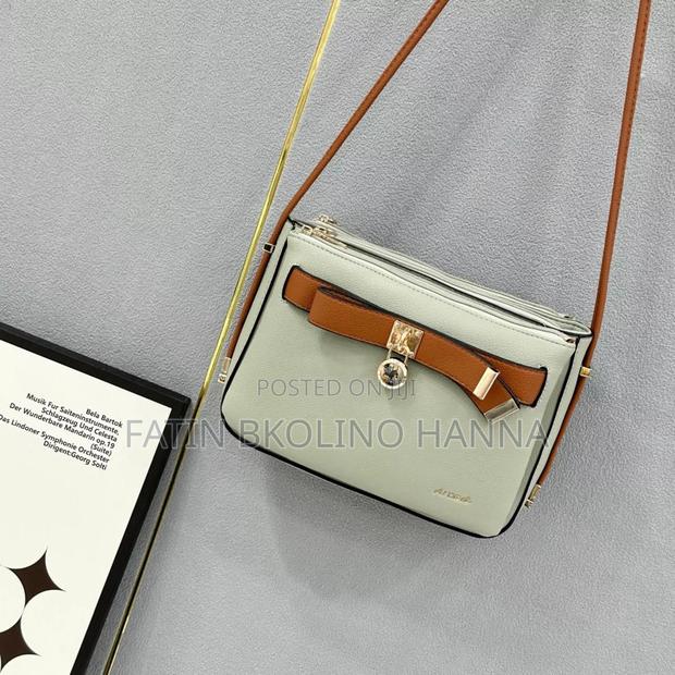 Prettiest Lady Shoulder Bag - thumbnail 2