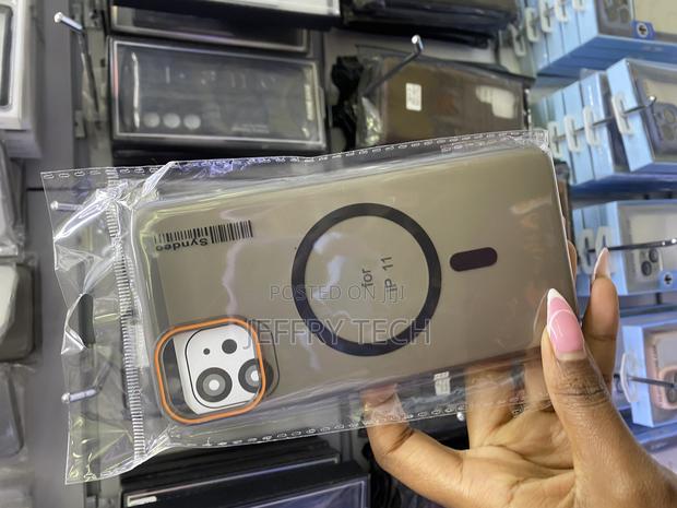 Monc Magnetic Matte Translucent Case for iPhone 11 - thumbnail 3