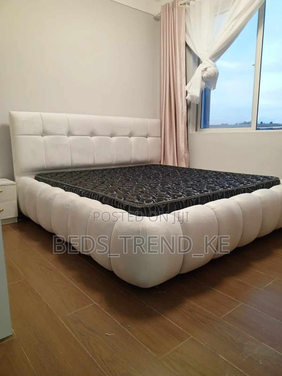6 by 6 Ft Plush Bubble Bed