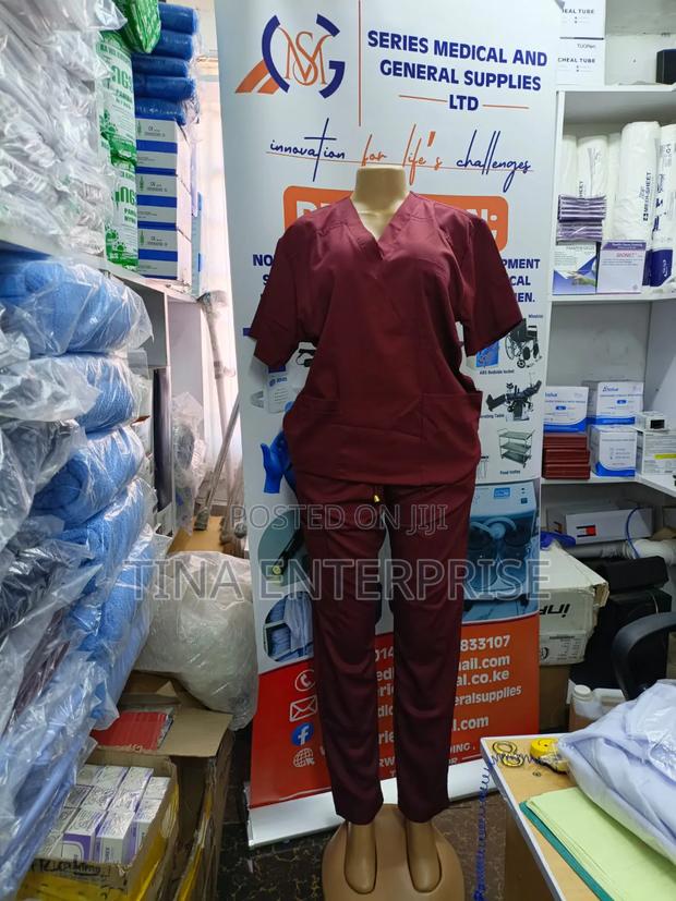 Hospital Scrubs- - thumbnail 4