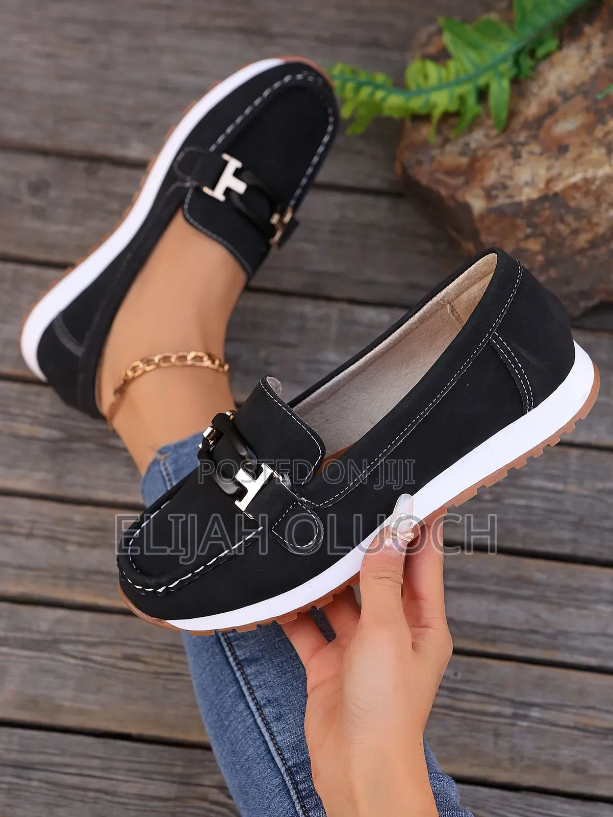 Fashionable Ladies Chain Loafers