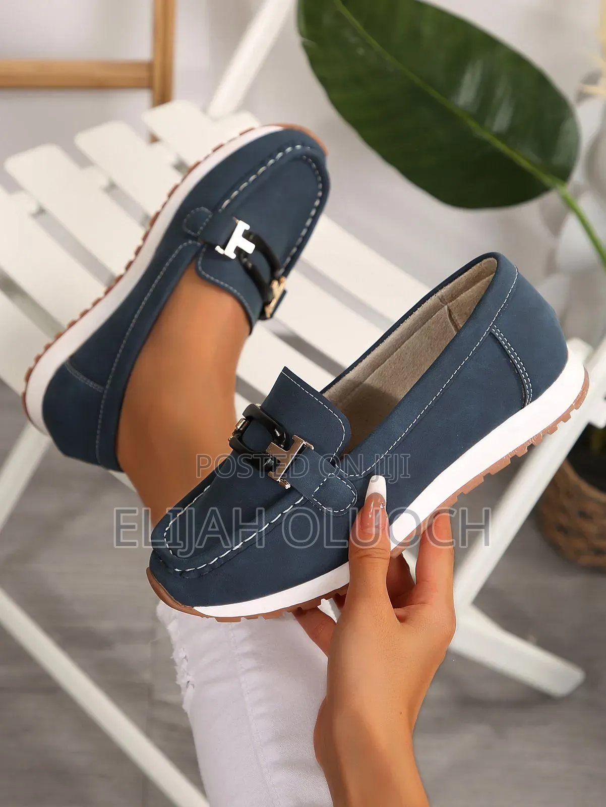 Fashionable Ladies Chain Loafers