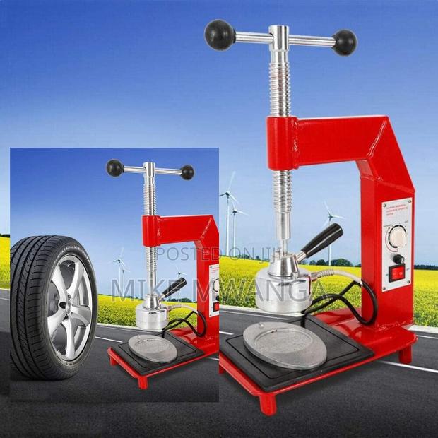 Tyre Vulcanizing Machine
