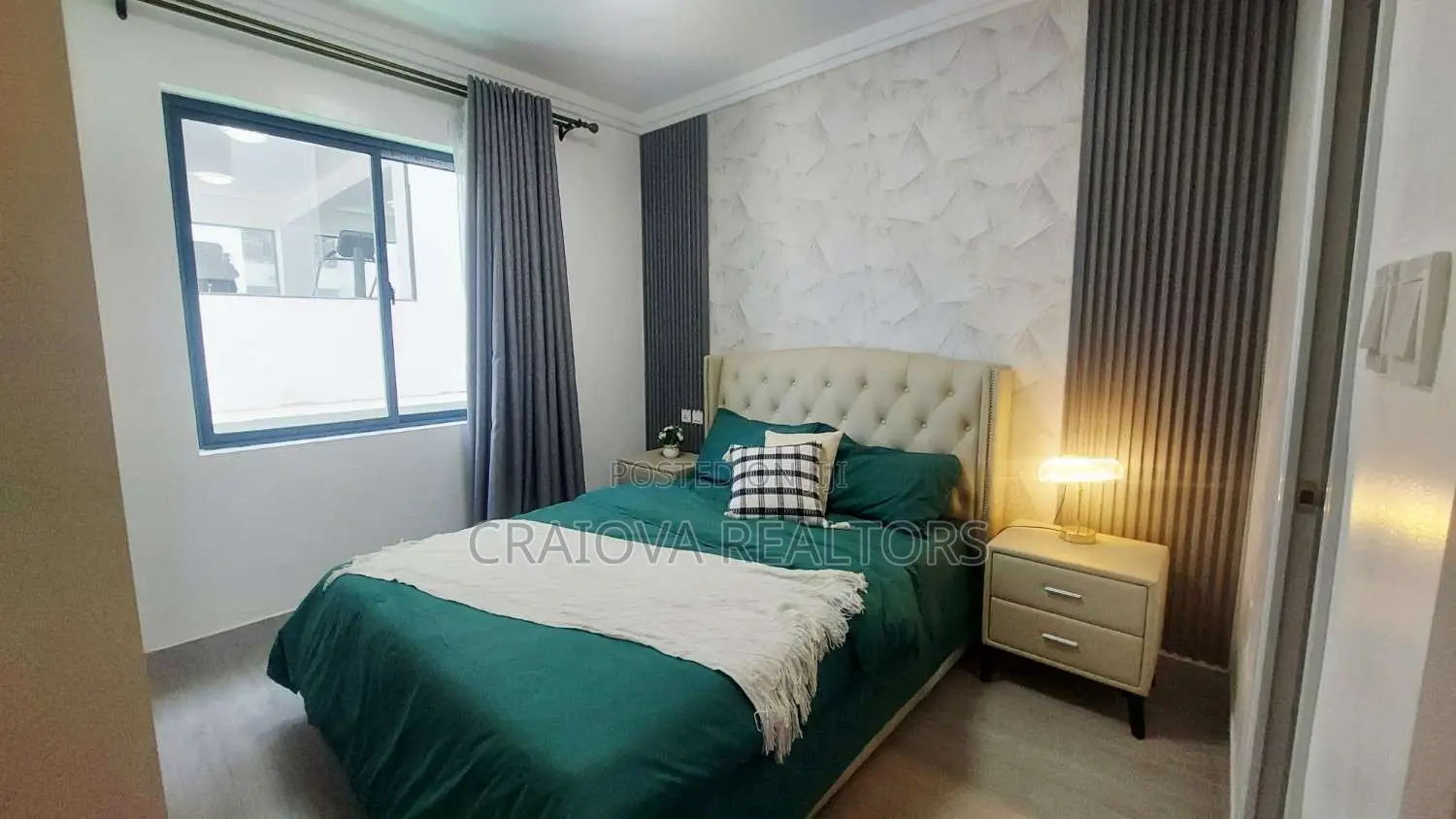 3bdrm Apartment in Gateway Mall Area for sale