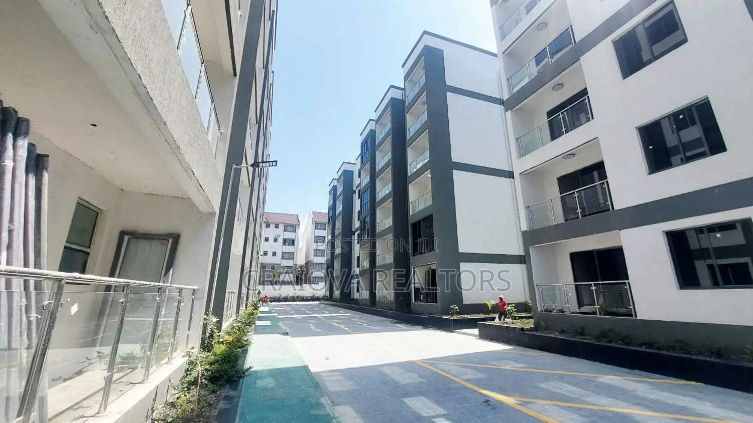 3bdrm Apartment in Gateway Mall Area for sale