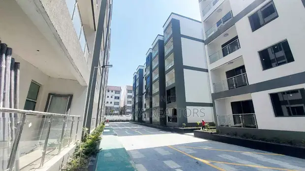 3bdrm Apartment in Gateway Mall Area for sale