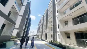 3bdrm Apartment in Gateway Mall Area for sale