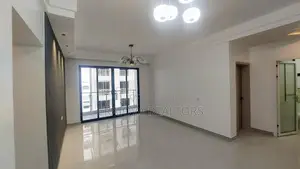 3bdrm Apartment in Gateway Mall Area for sale