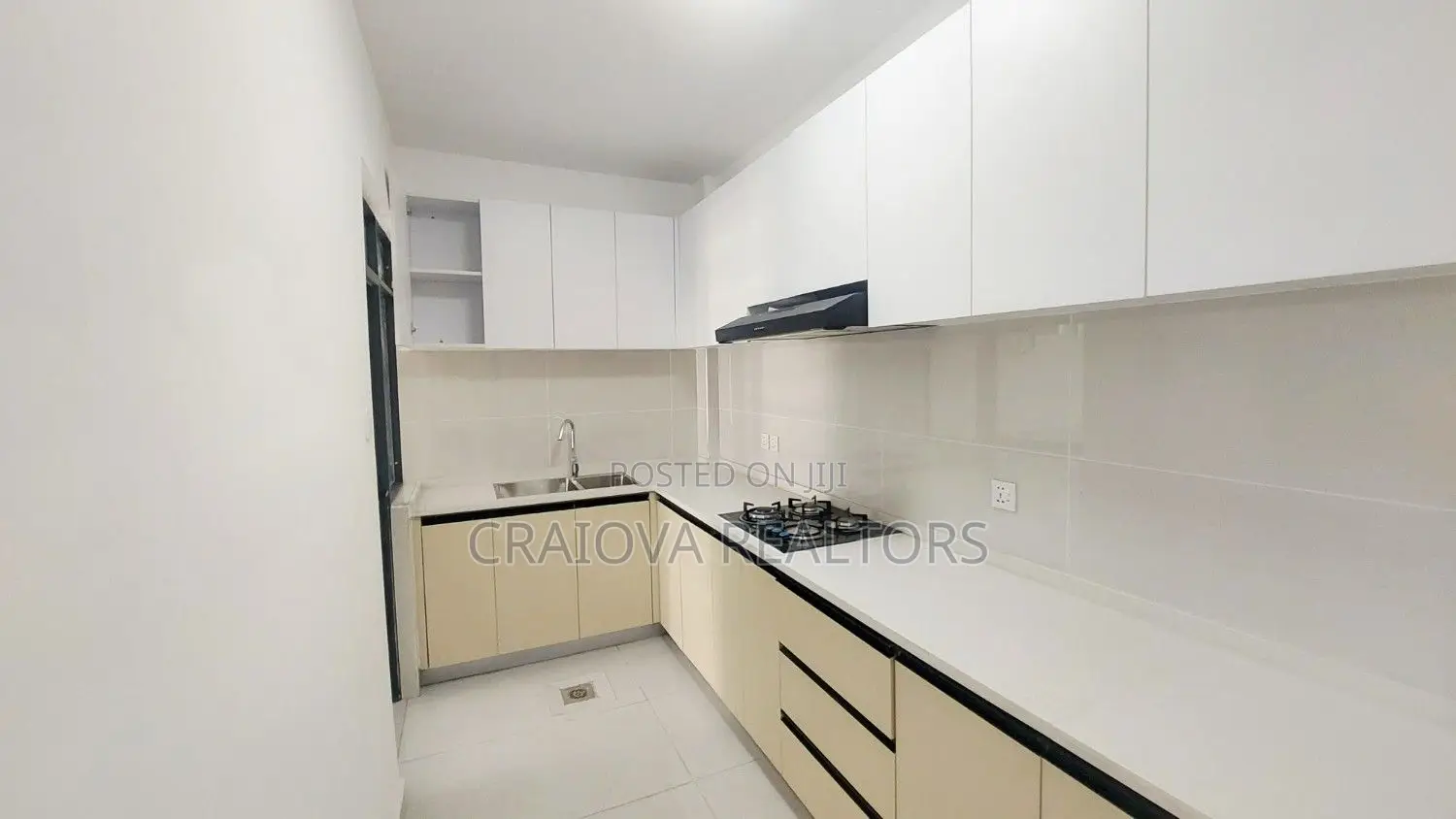 3bdrm Apartment in Gateway Mall Area for sale