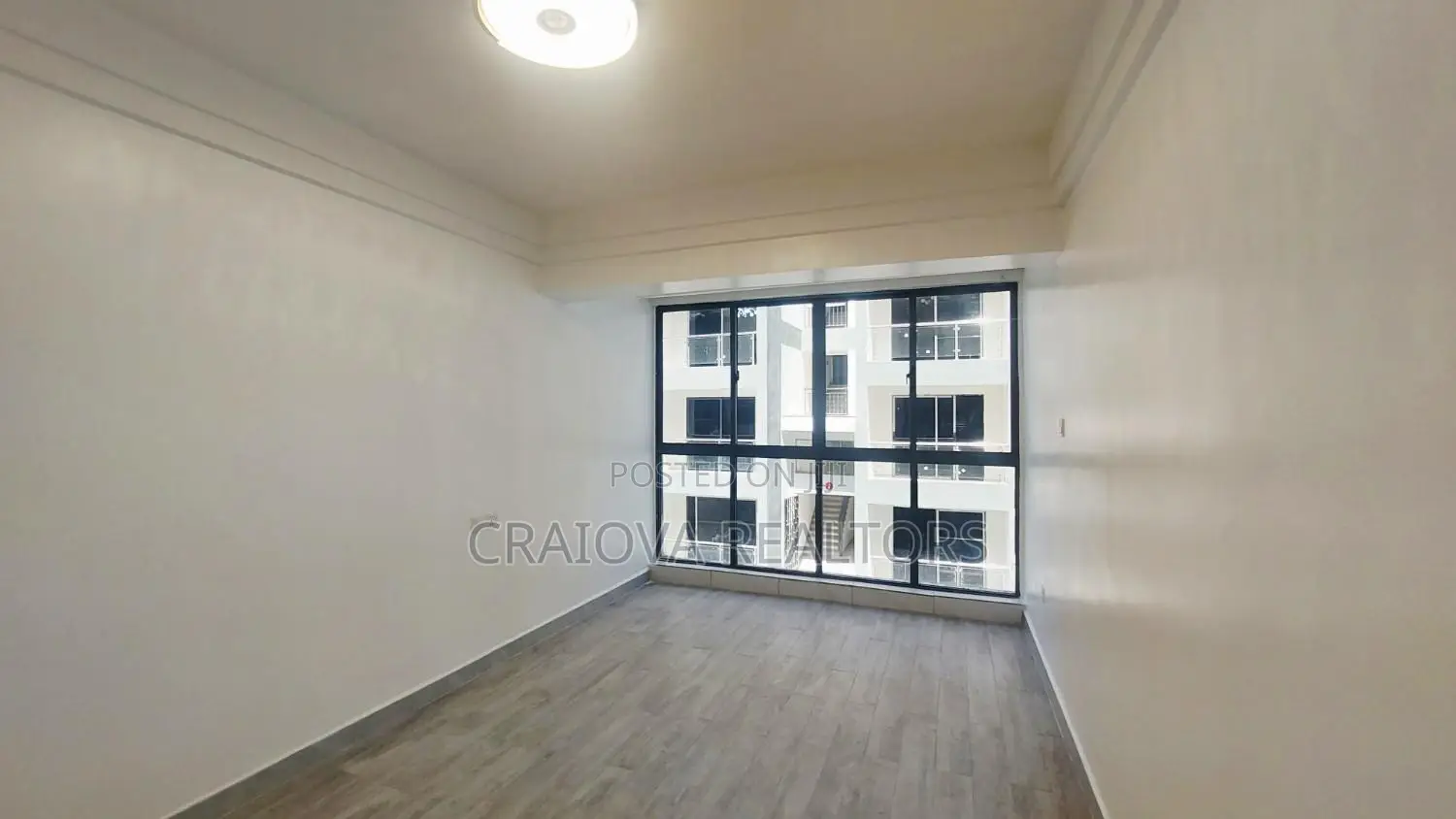 3bdrm Apartment in Gateway Mall Area for sale