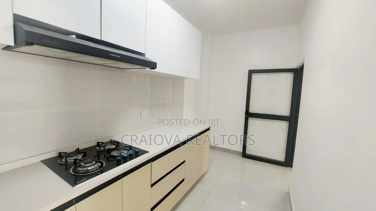 3bdrm Apartment in Gateway Mall Area for sale