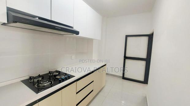 3bdrm Apartment in Gateway Mall Area for sale - thumbnail 8