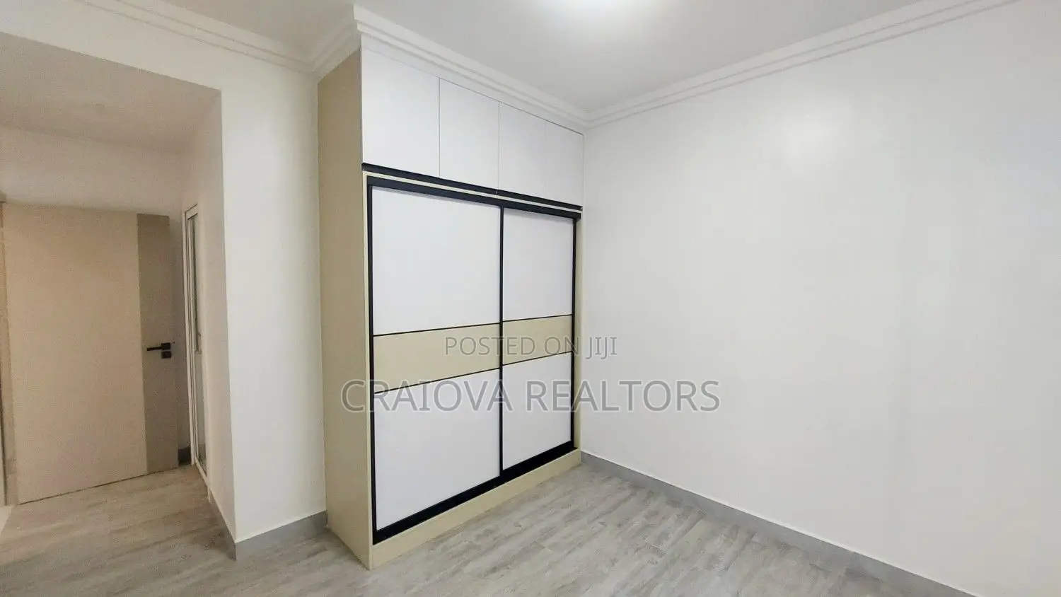 3bdrm Apartment in Gateway Mall Area for sale