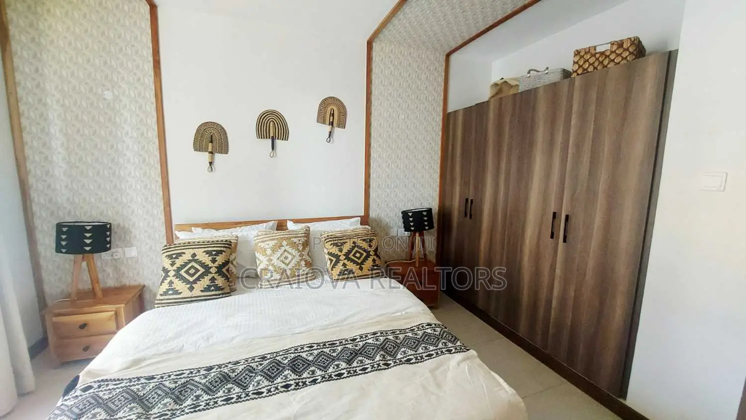 3bdrm Apartment in Gateway Mall Area for sale
