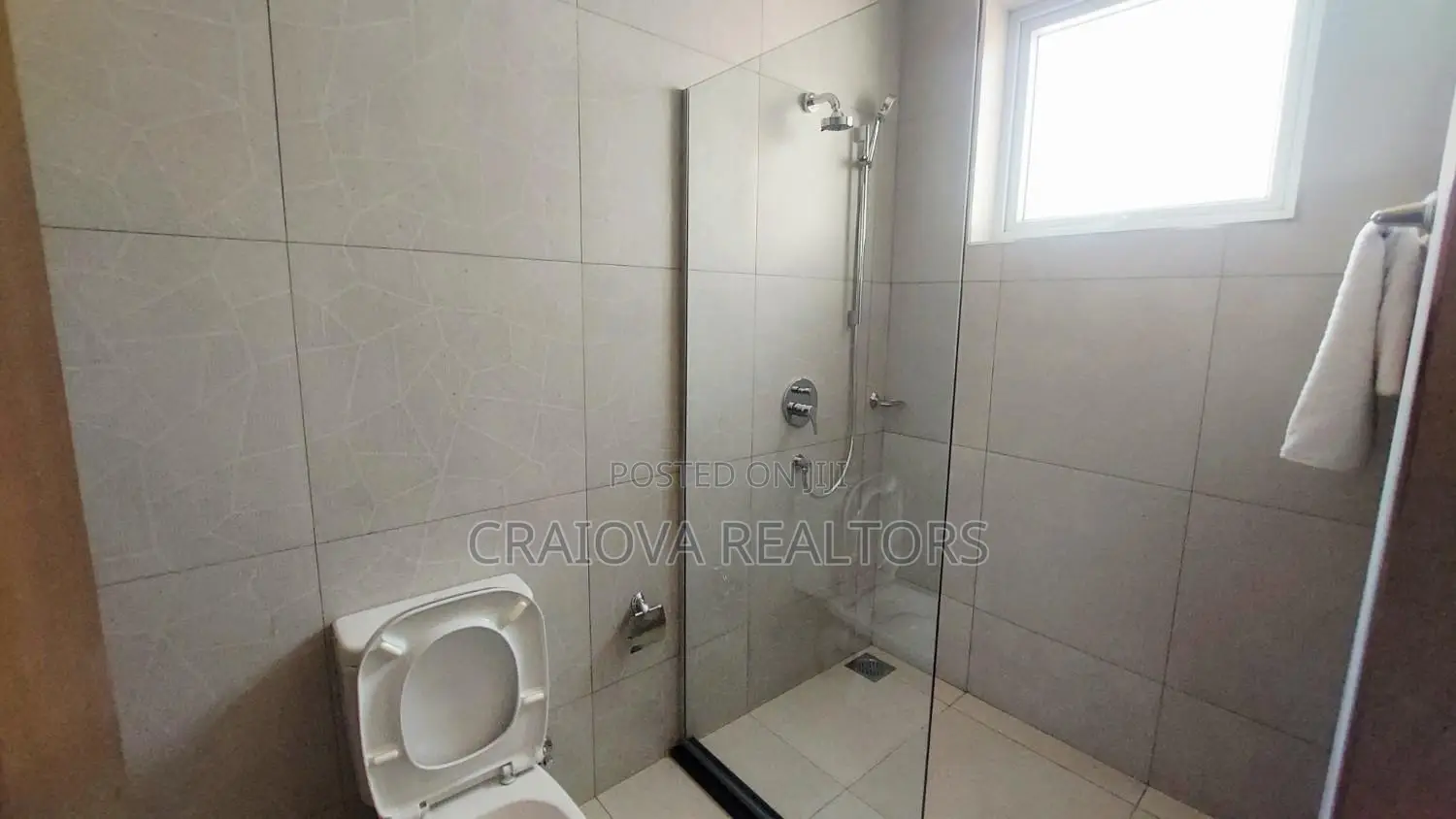 3bdrm Apartment in Gateway Mall Area for sale